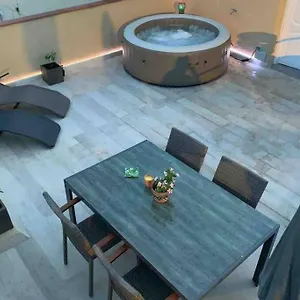 Casa Del Arbol En El Delta Del Ebro Apartamento